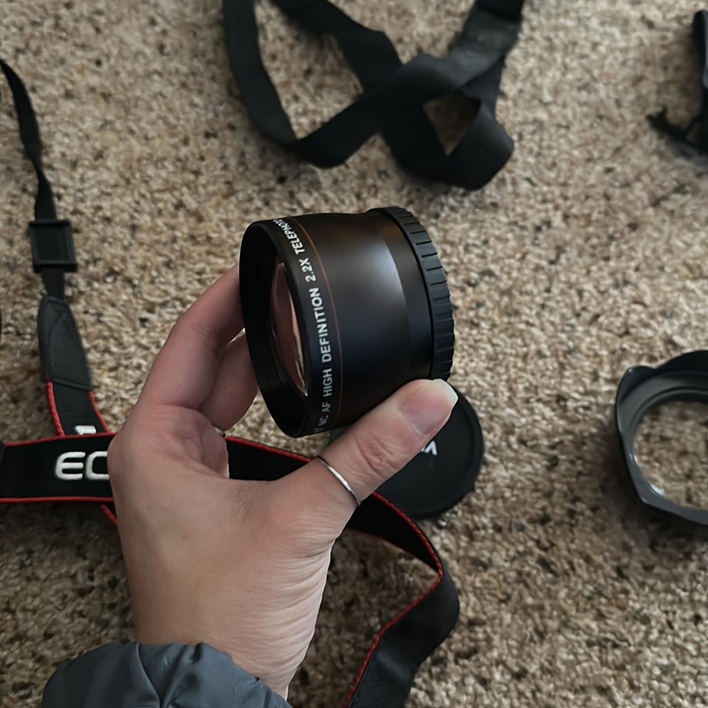 Canon camera - Picture 3 of 3